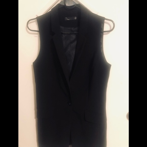 nOir Jewelry Jackets & Blazers - Black 3/4 Vest